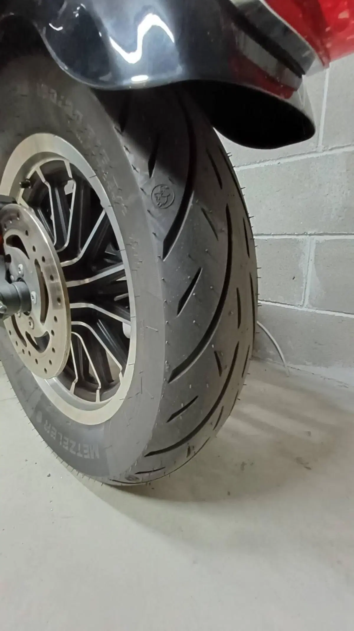 Harley-Davidson 883 R (2008 - 16) - XL 883R (5)