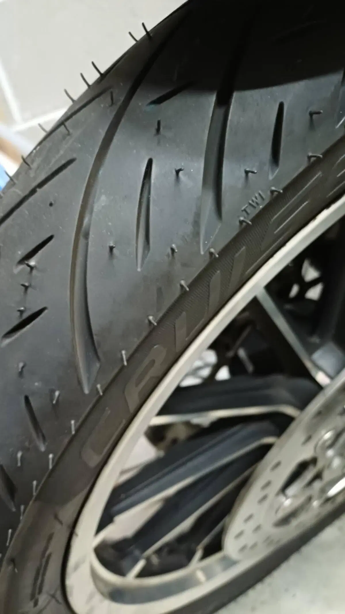 Harley-Davidson 883 R (2008 - 16) - XL 883R (6)