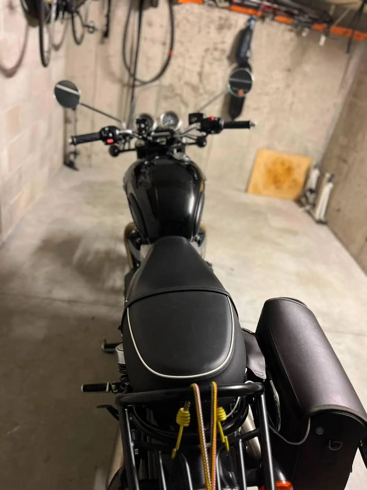 Triumph Bonneville T100 (2021 - 25) (3)