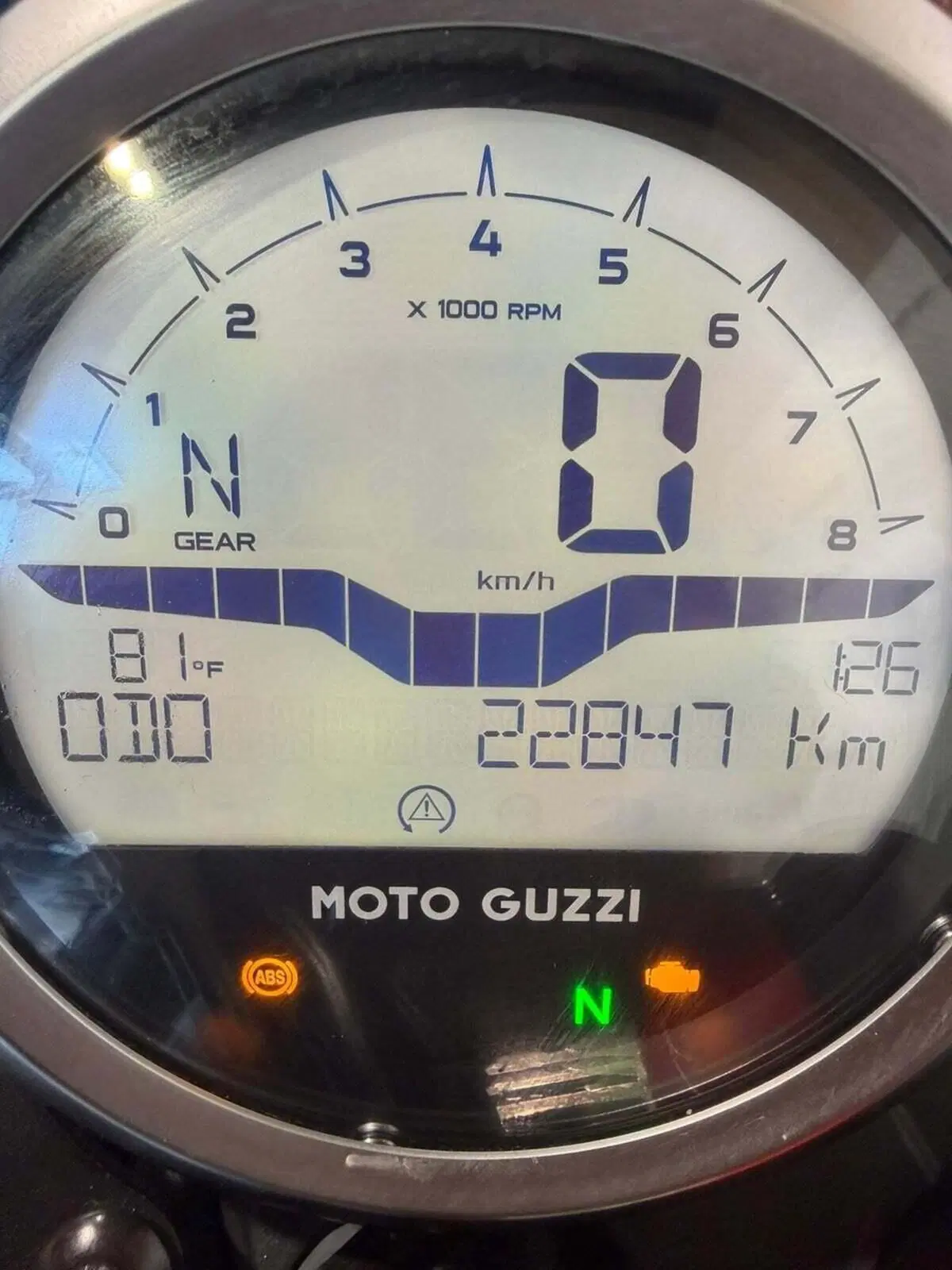 Moto Guzzi V7 Stone Centenario (2021 - 22) (5)