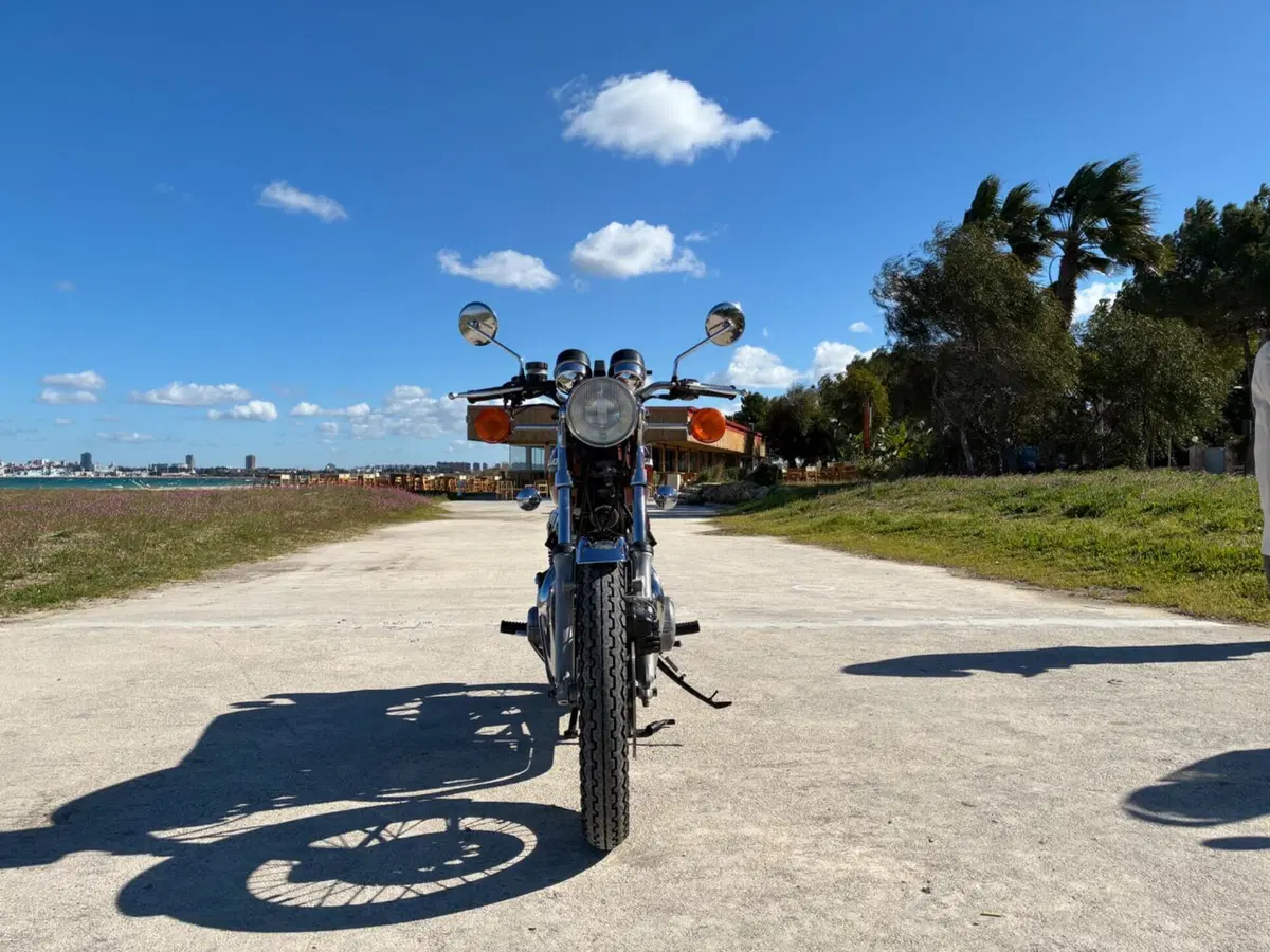 Kawasaki Z400 (2)