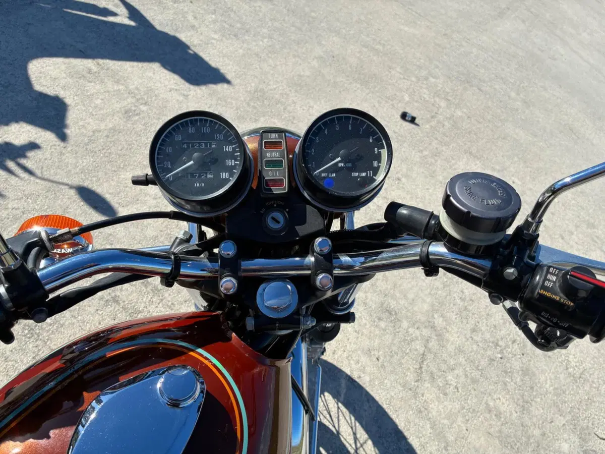 Kawasaki Z400 (5)