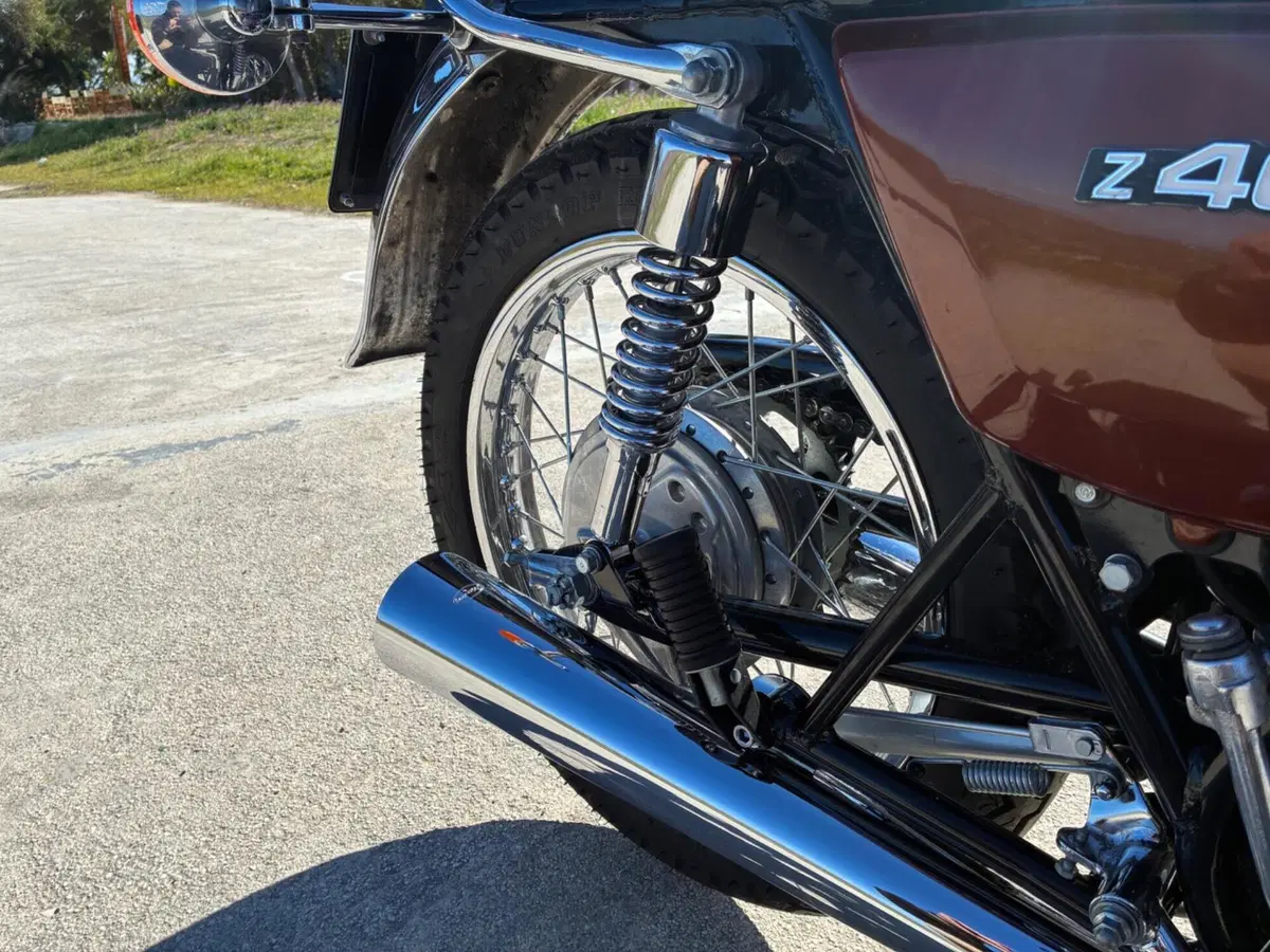 Kawasaki Z400 (8)