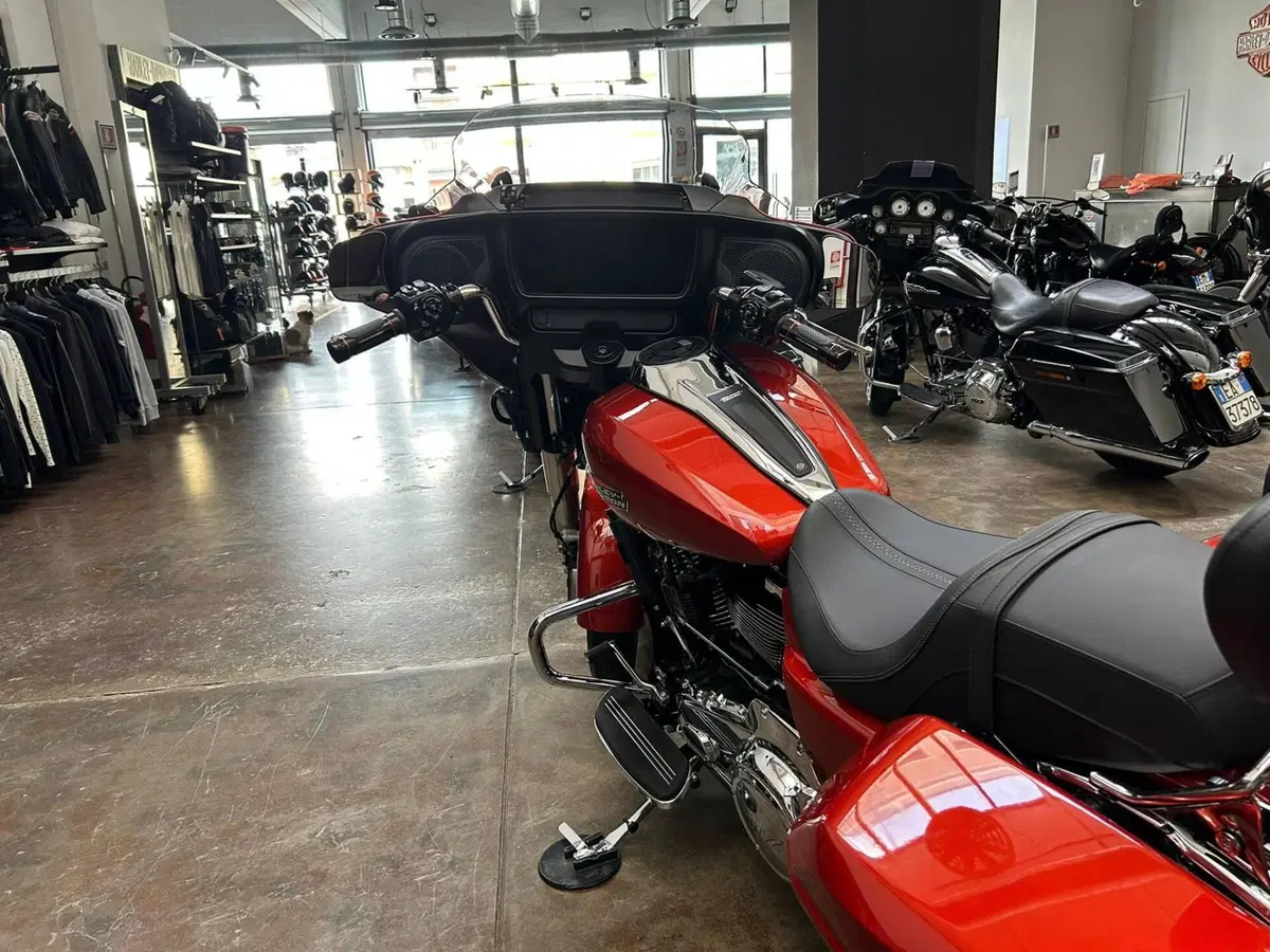 Harley-Davidson Street Glide (2024 - 26) (6)