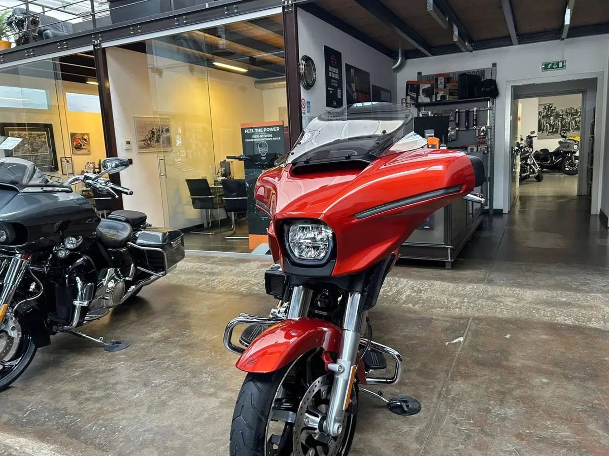 Harley-Davidson Street Glide (2024 - 26) (9)