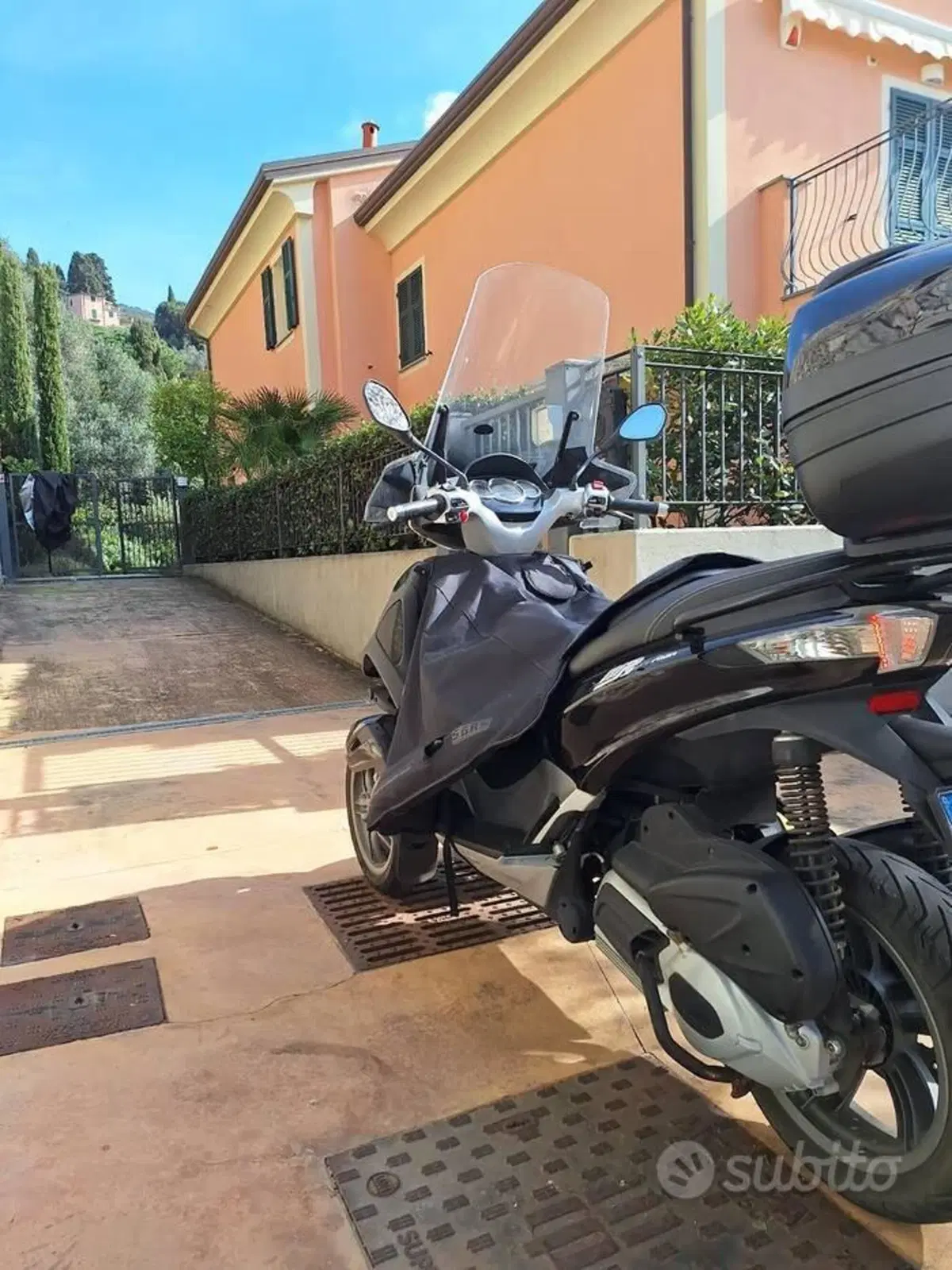 Piaggio Mp3 300 ie Yourban ERL (2011 - 17) (10)
