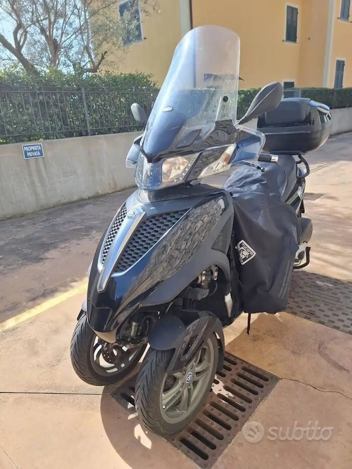Piaggio Mp3 300 ie Yourban ERL (2011 - 17) (11)