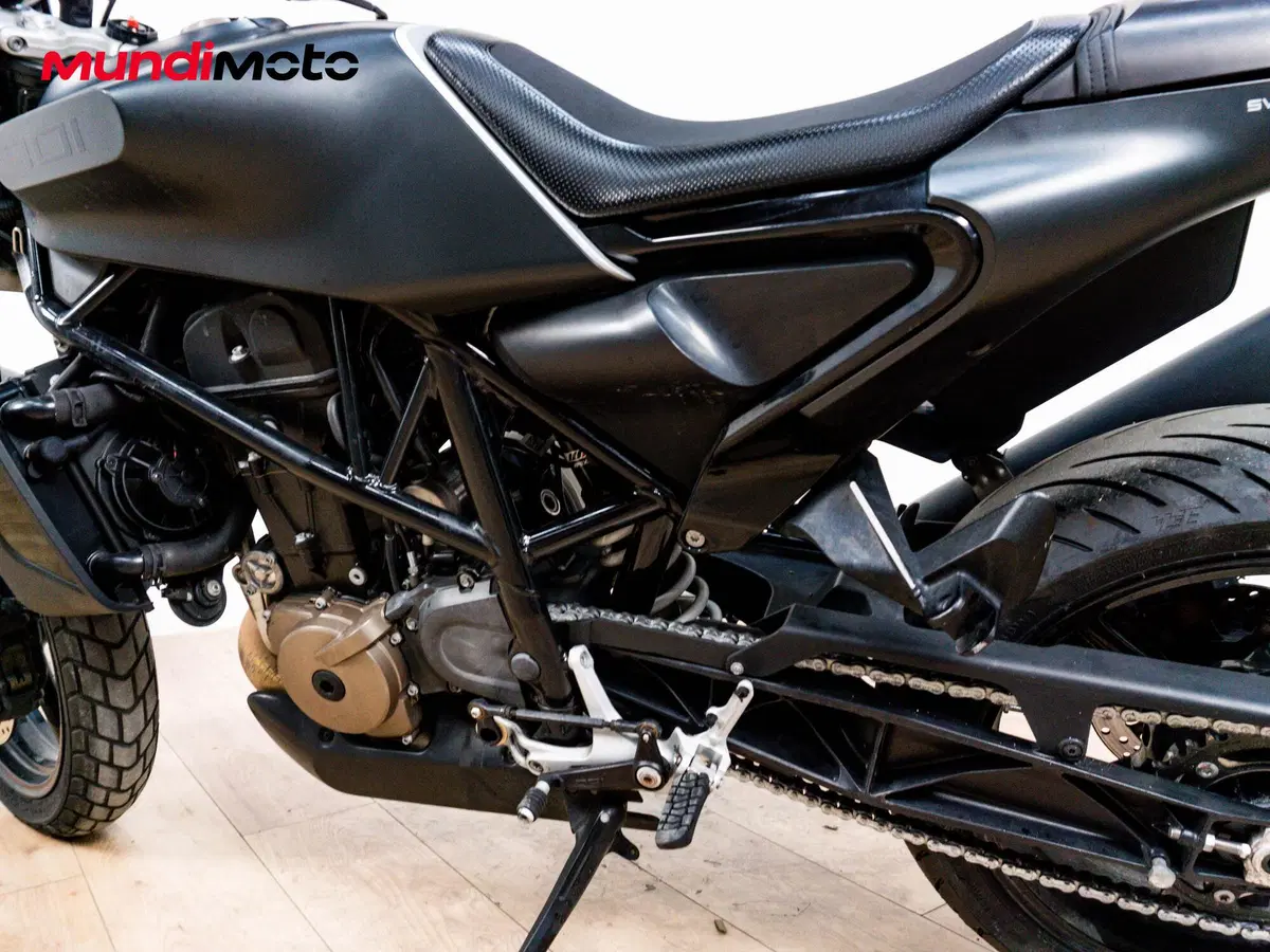 Husqvarna Svartpilen 701 (2019) (10)