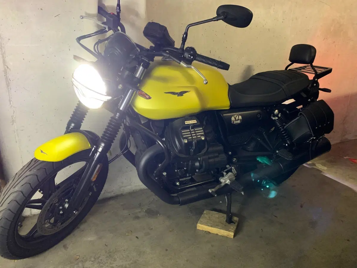 Moto Guzzi V7 850 Stone Special Abs (2021)