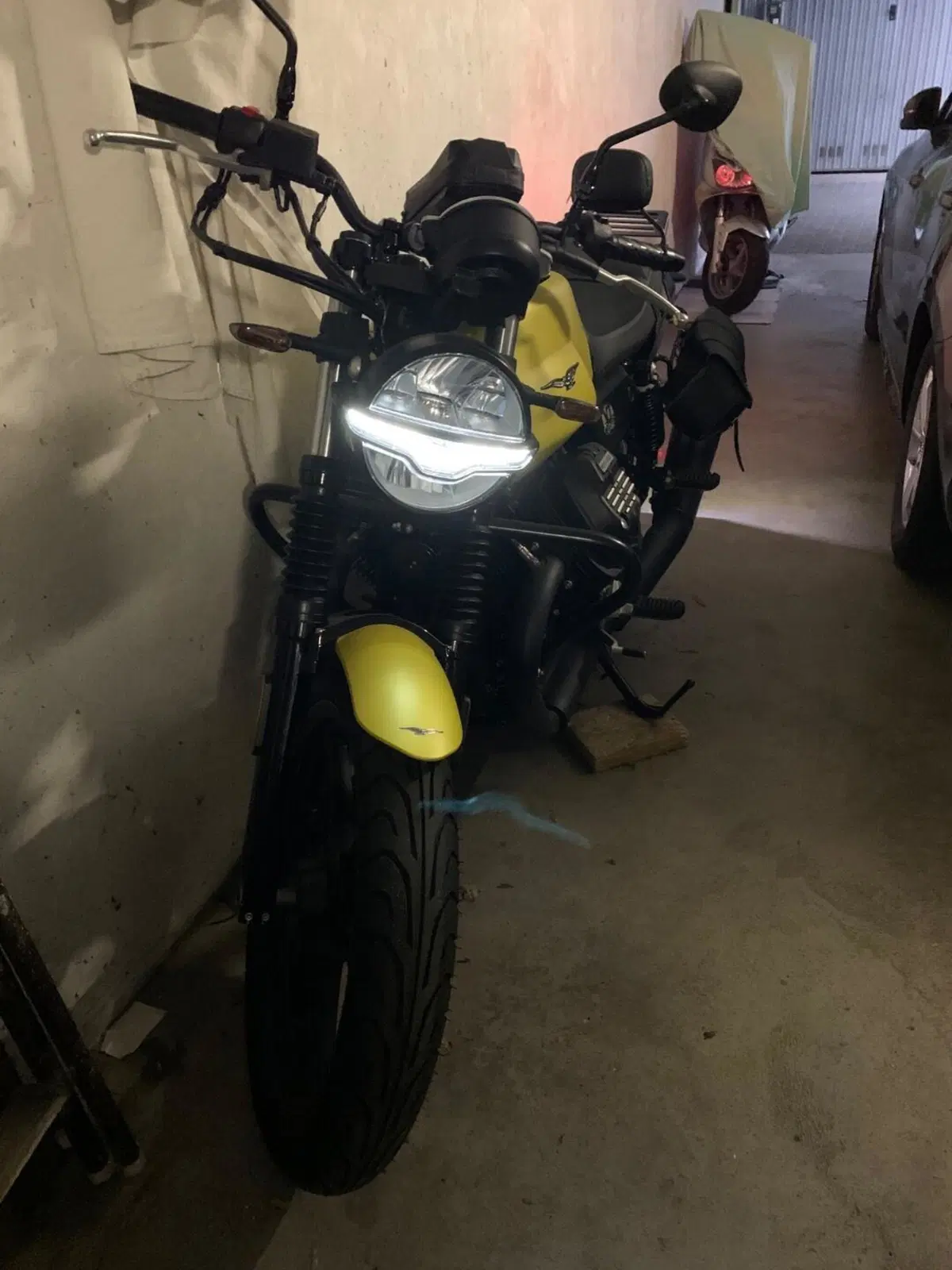 Moto Guzzi V7 850 Stone Special Abs (2021) (3)