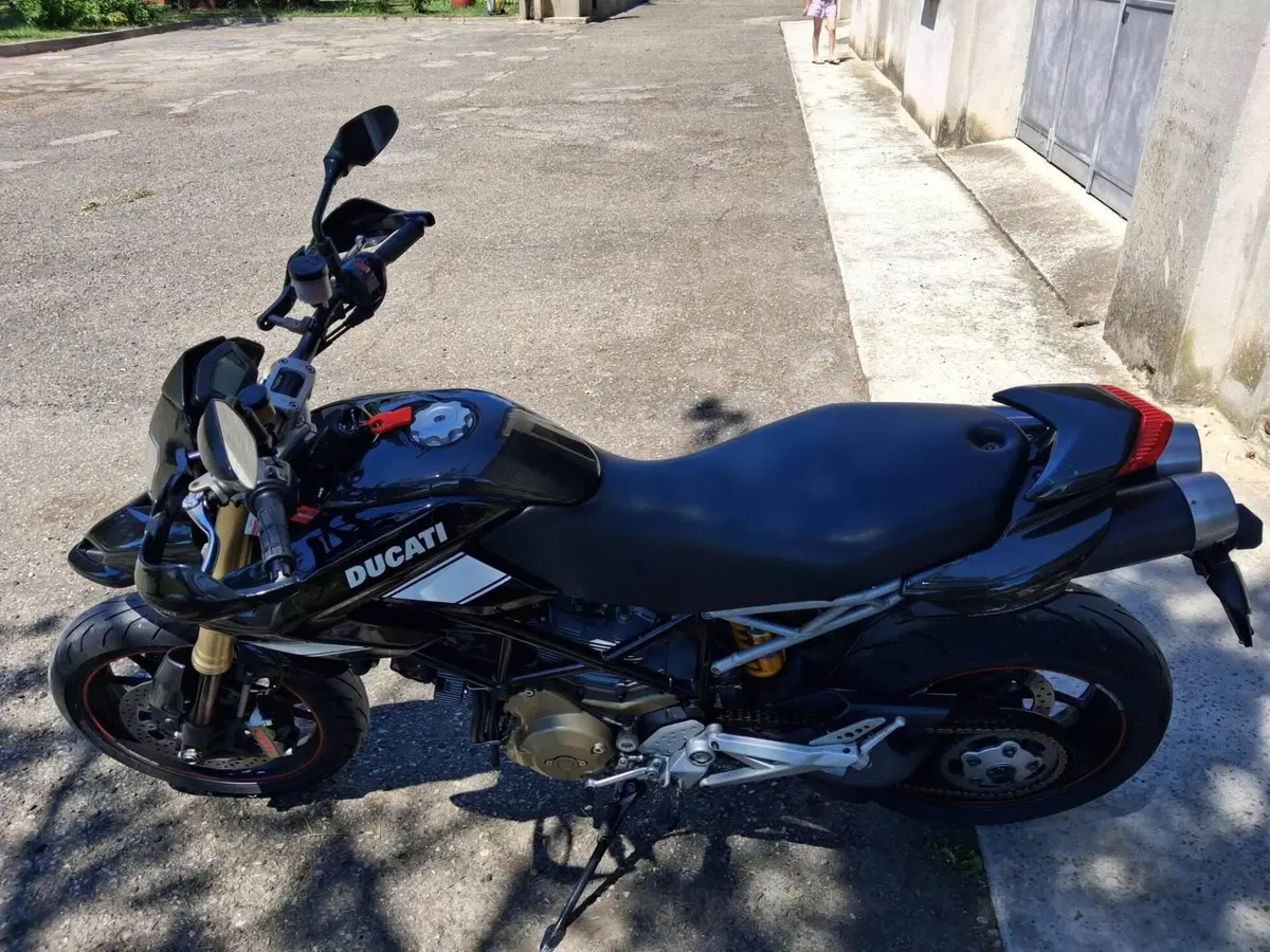 Ducati Hypermotard 1100 S (2007 - 09) (2)