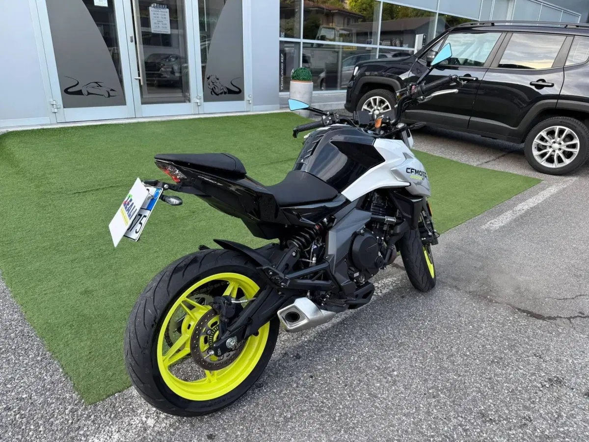 CFMOTO 650NK (2021 - 24) (6)