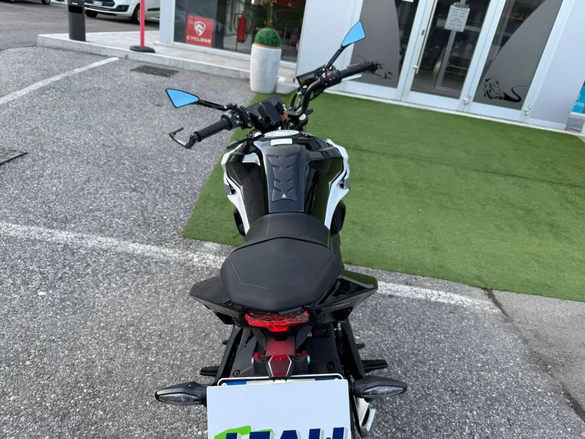 CFMOTO 650NK (2021 - 24) (9)