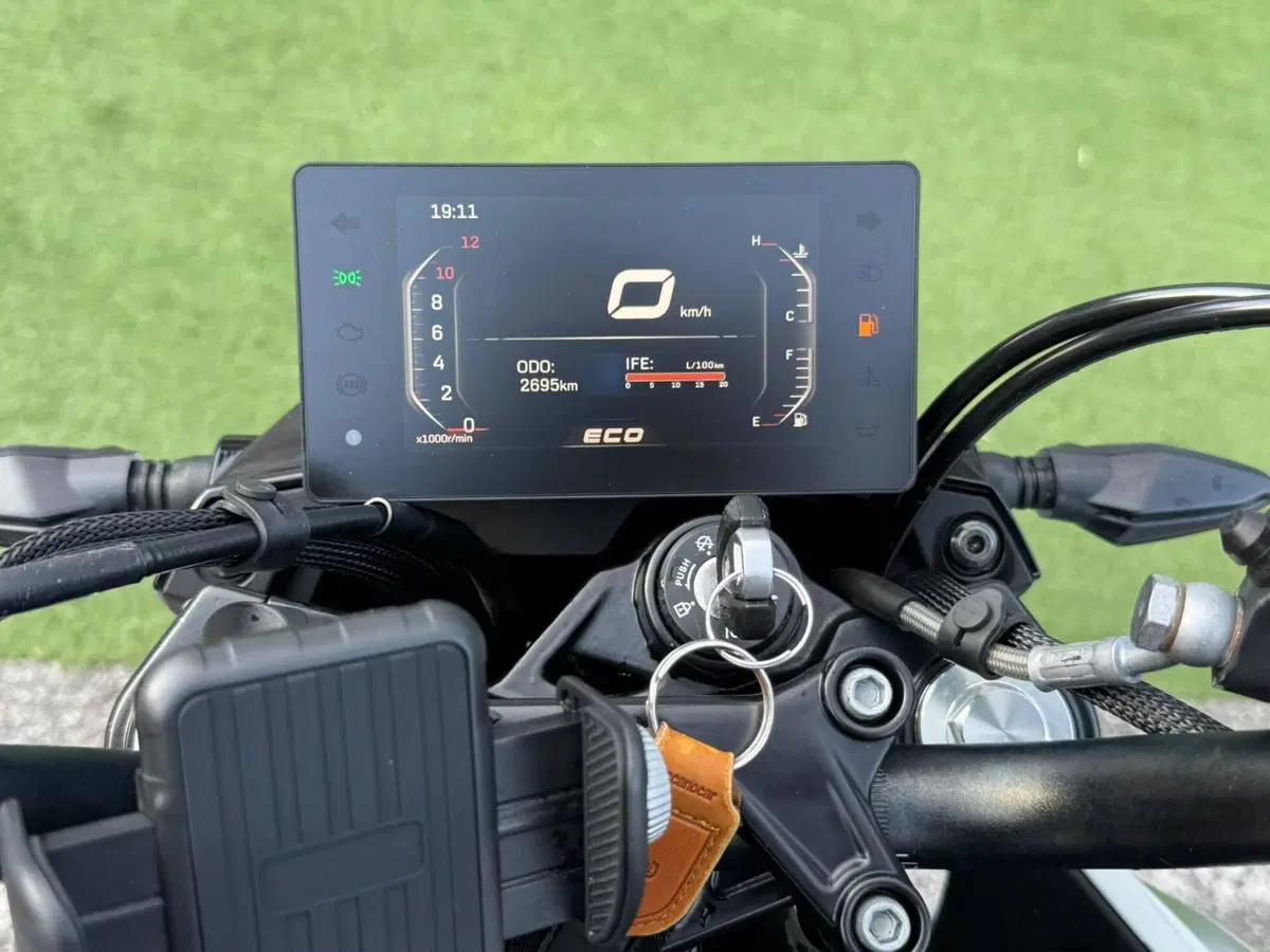 CFMOTO 650NK (2021 - 24) (13)