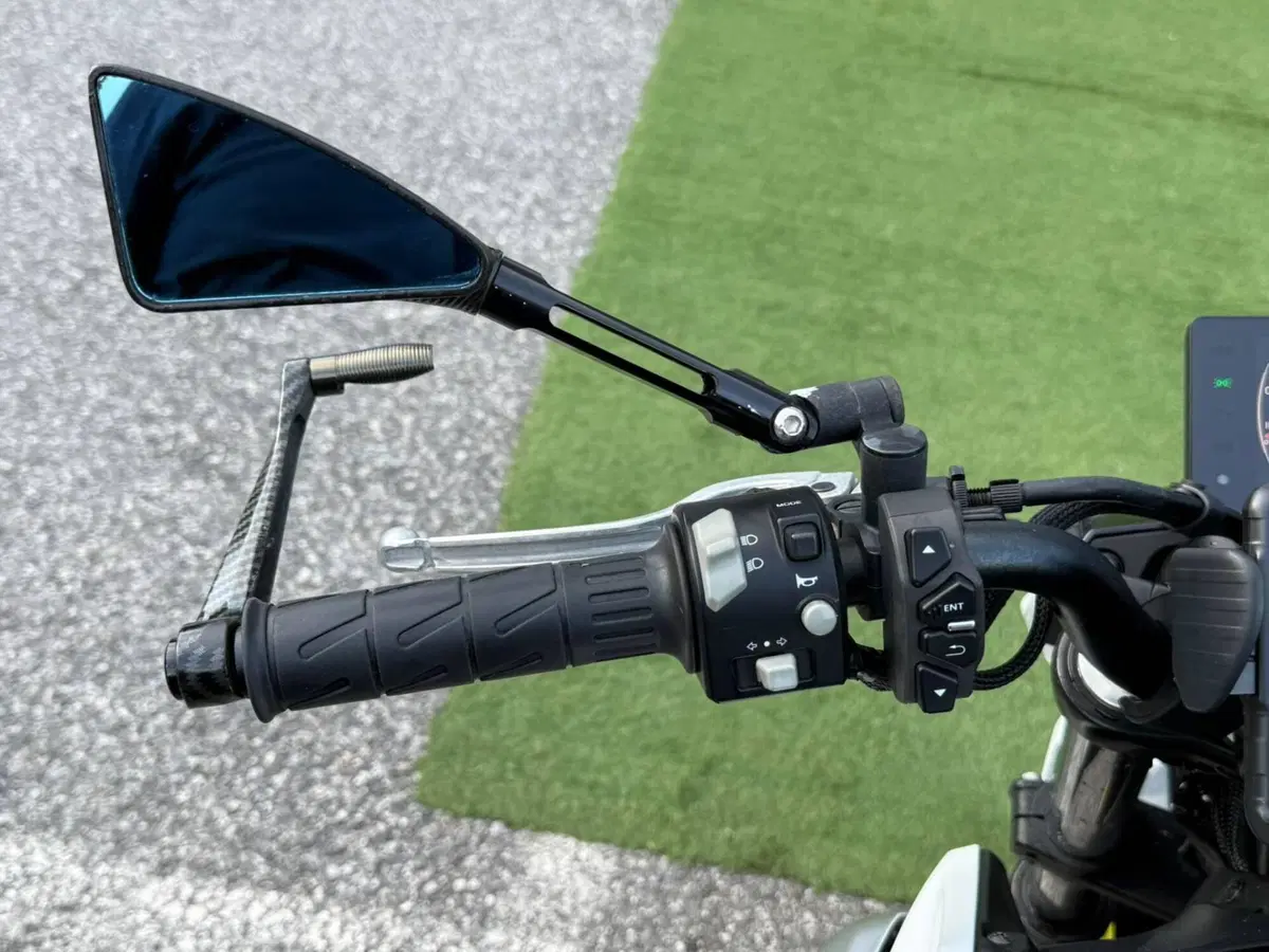 CFMOTO 650NK (2021 - 24) (14)