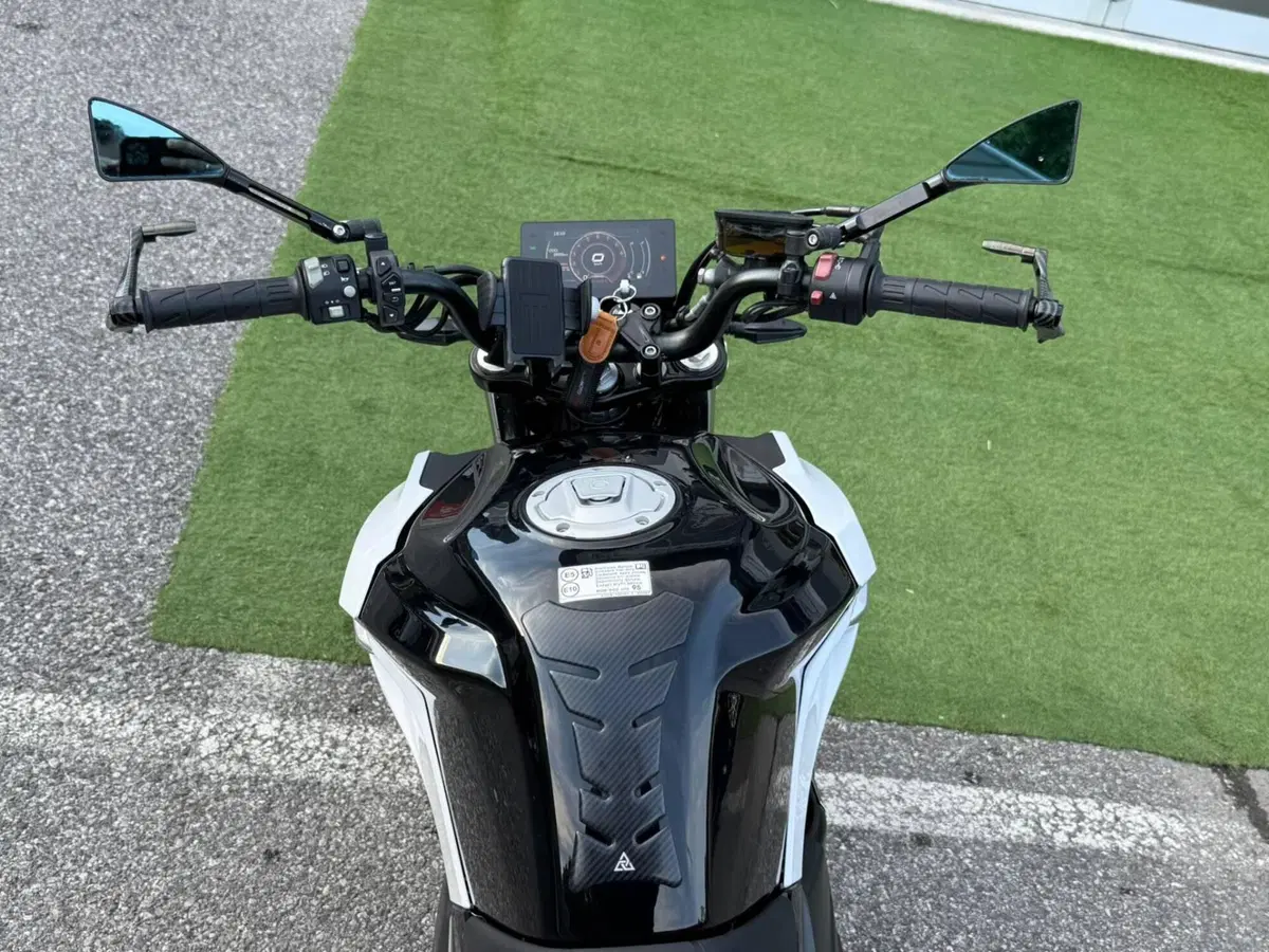 CFMOTO 650NK (2021 - 24) (16)