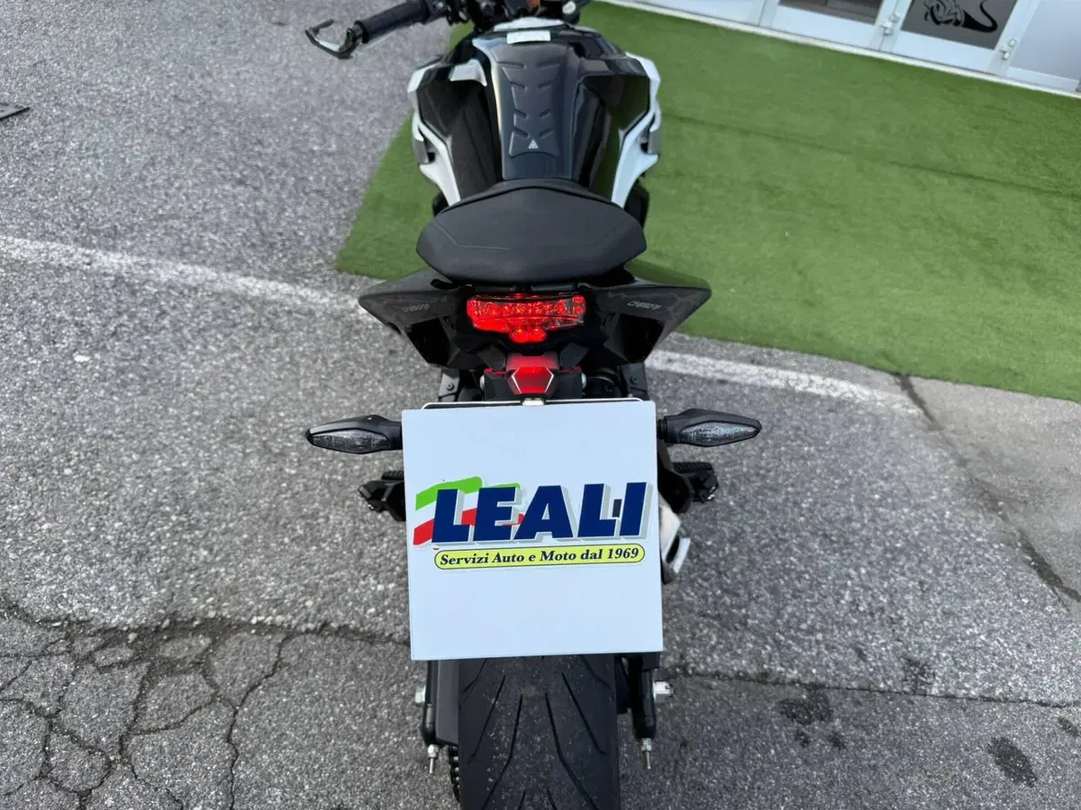 CFMOTO 650NK (2021 - 24) (18)