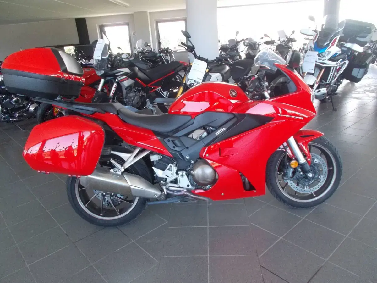 Honda VFR 800 F (2017 - 20) (2)