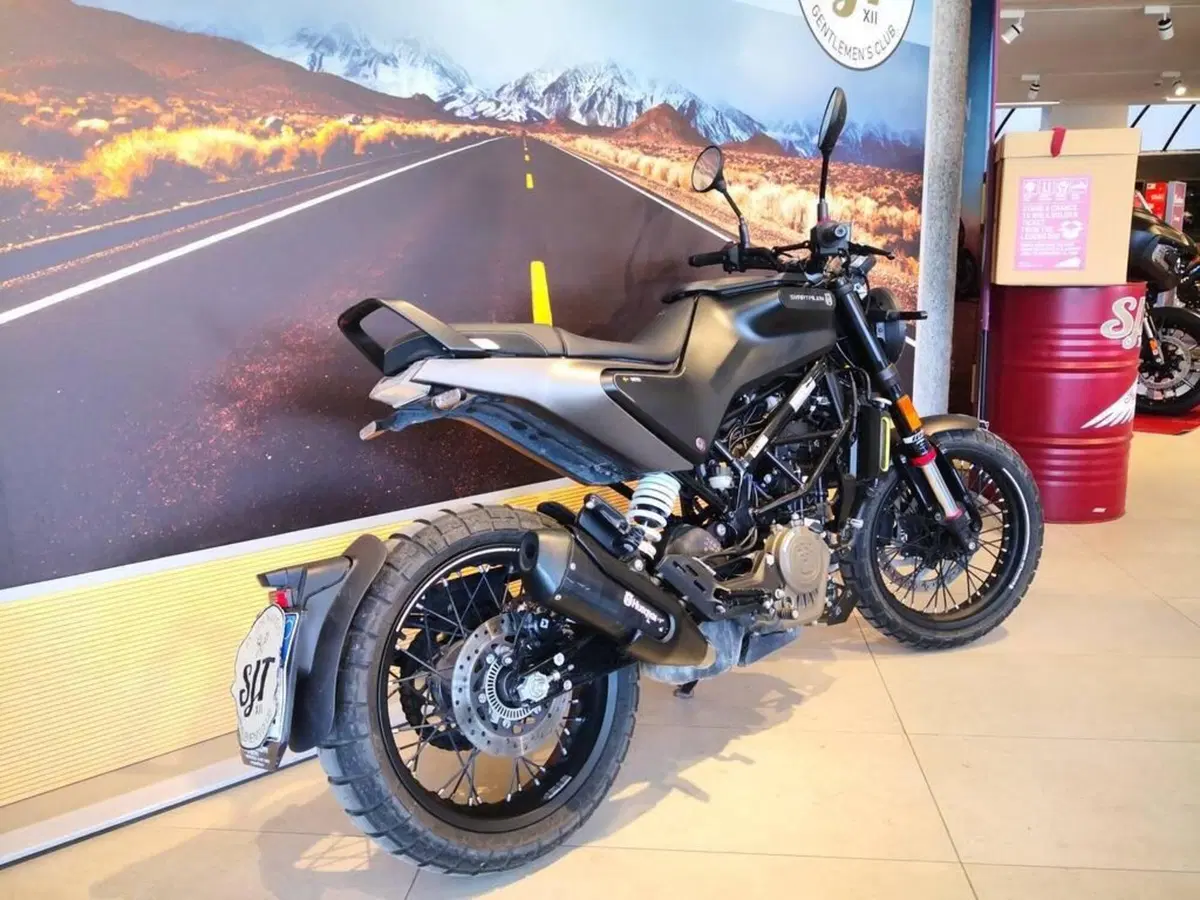 Husqvarna Svartpilen 125 (2021 - 23) (5)