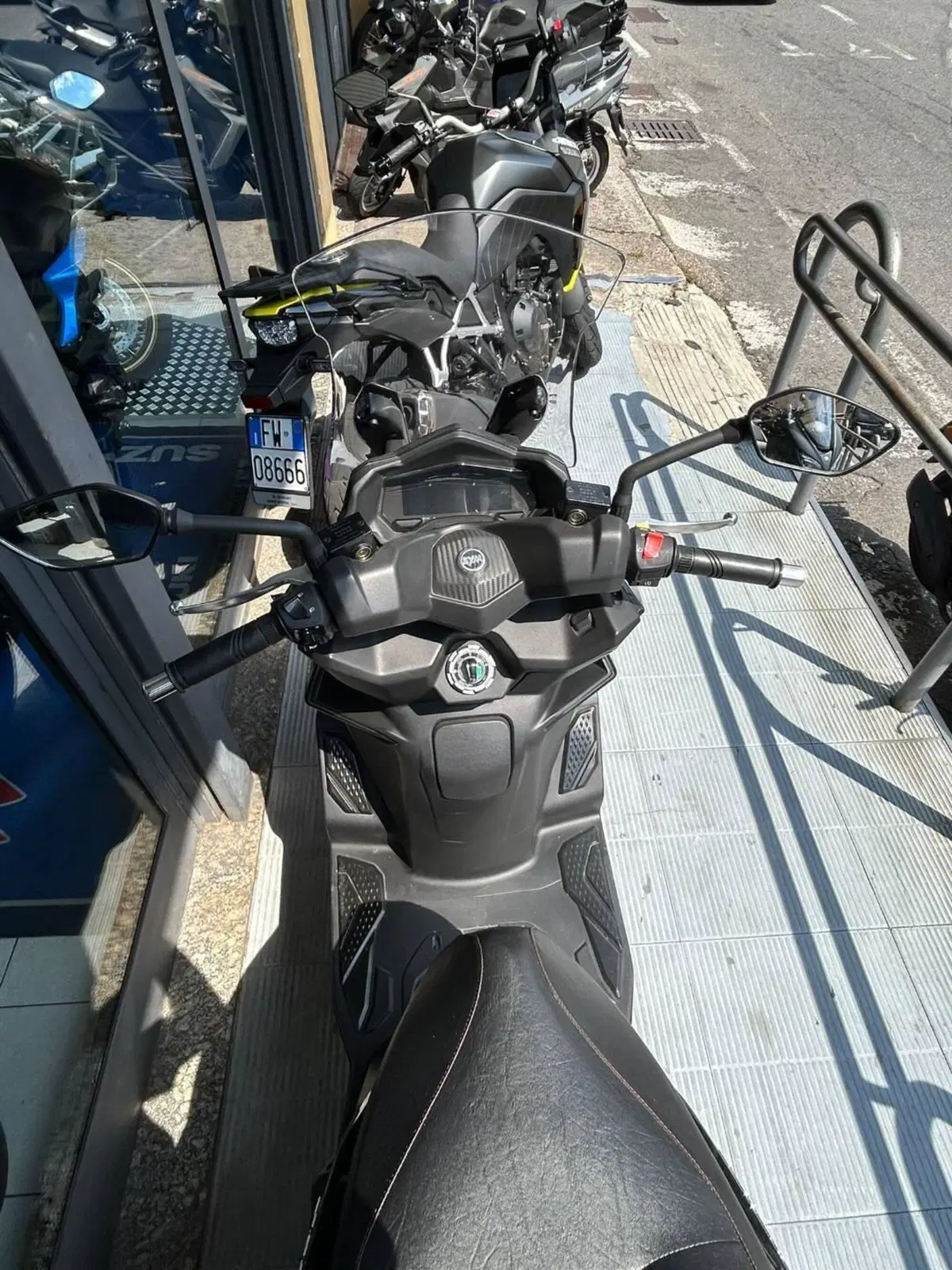 Sym Joyride 300 (2022 - 24) (4)