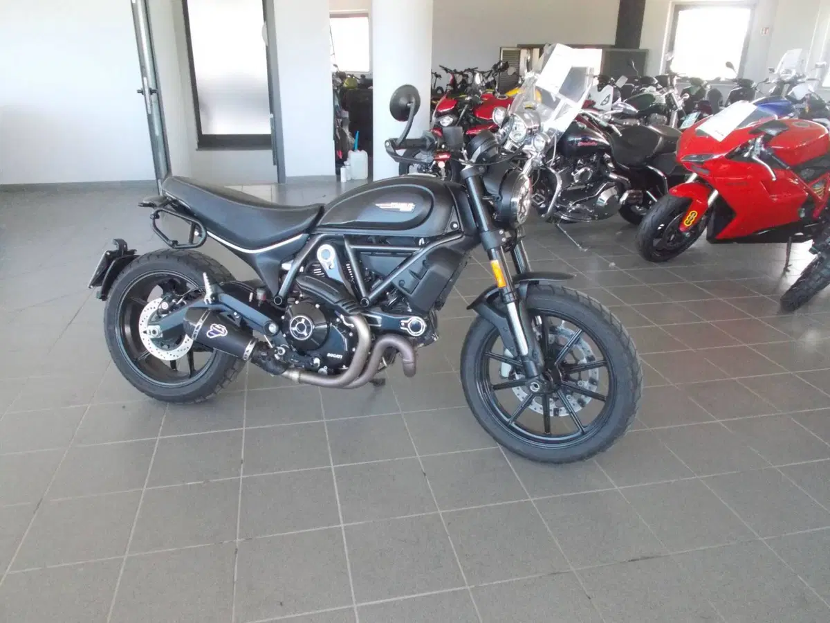 Ducati Scrambler 800 Icon Dark (2021 - 22)