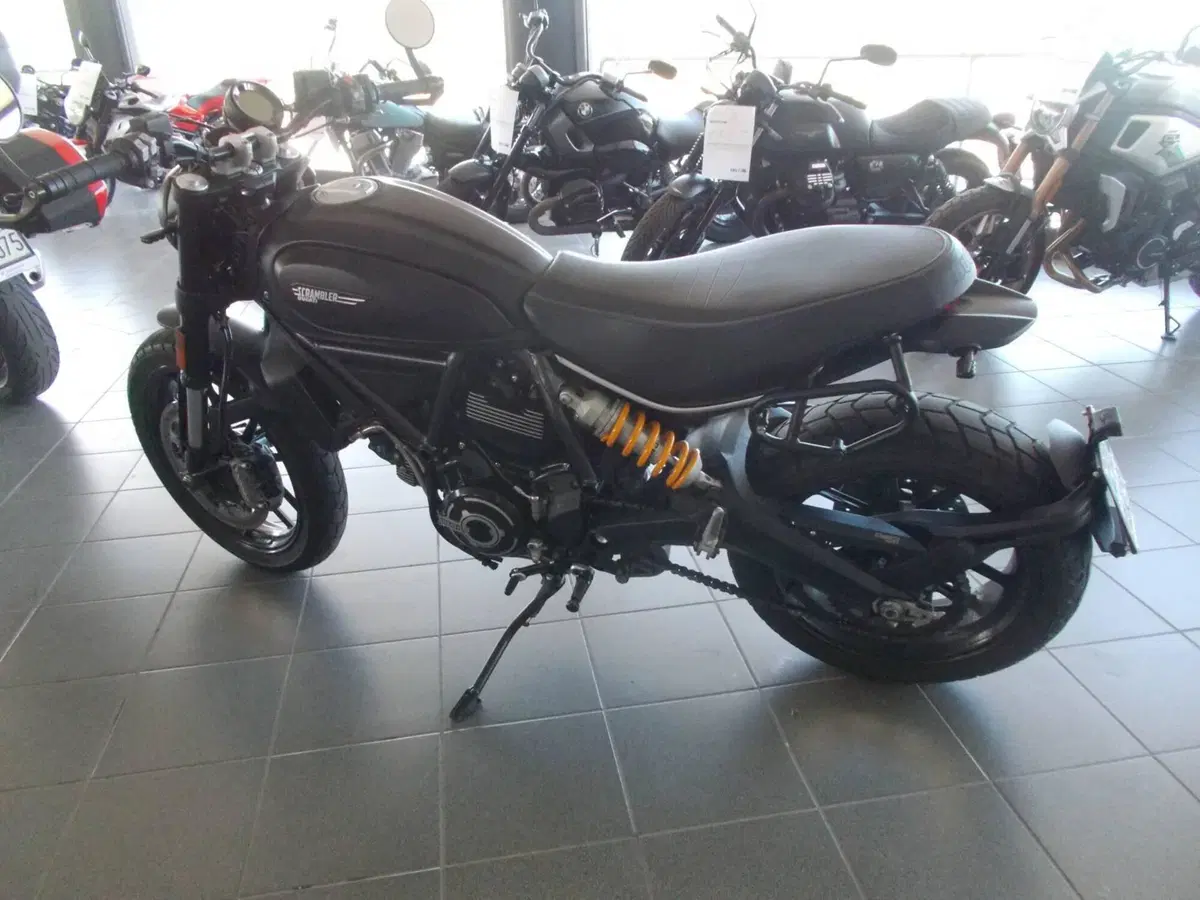 Ducati Scrambler 800 Icon Dark (2021 - 22) (4)