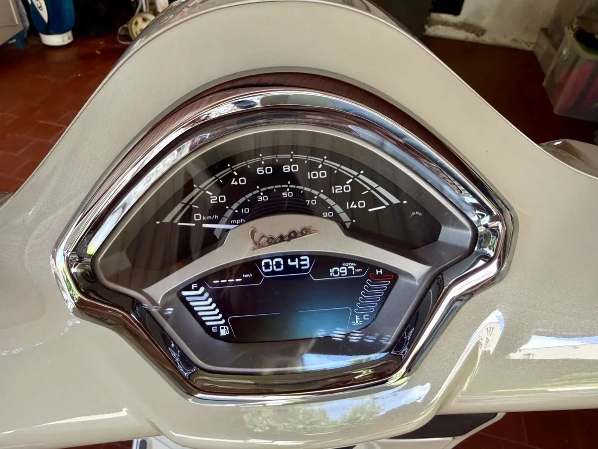 Vespa GTS 300 (2023 - 24) (9)