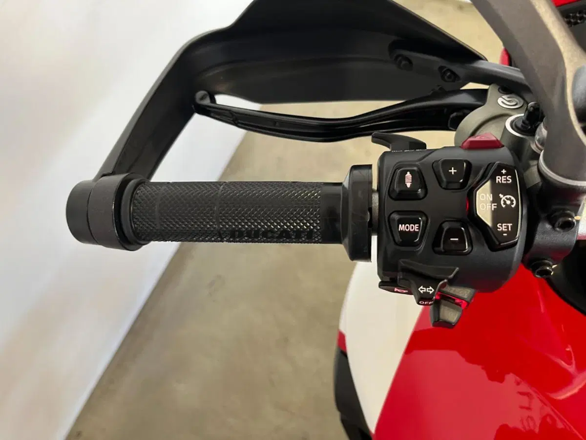 Ducati Multistrada V4 Pikes Peak (2021 - 24) (14)