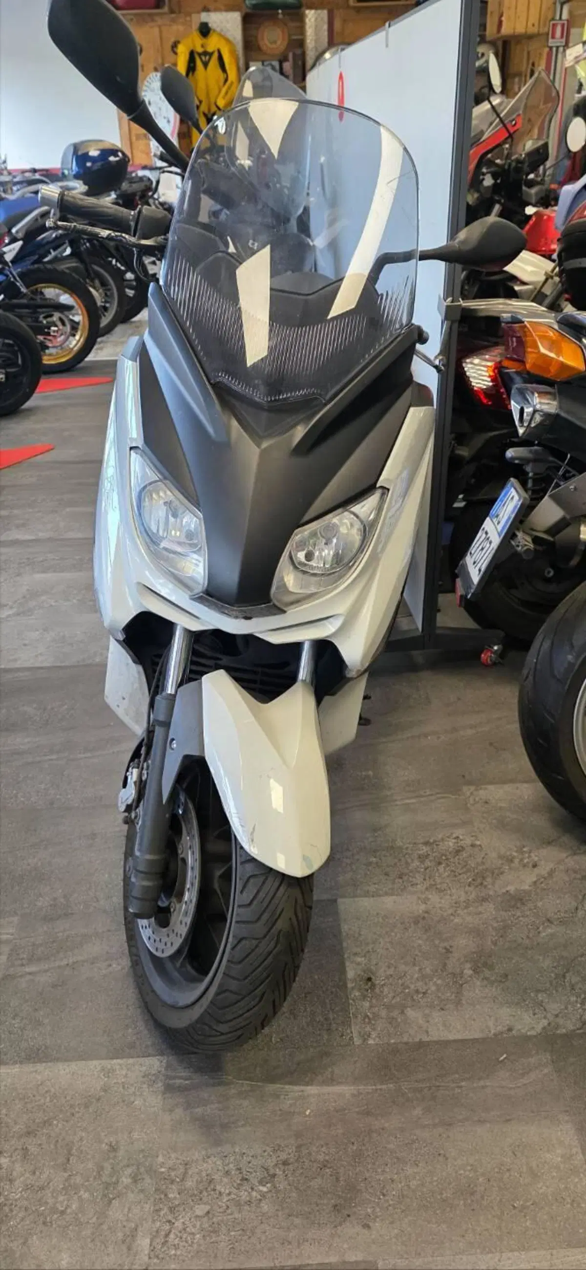 Yamaha X-Max 250 (2010 - 13) (3)