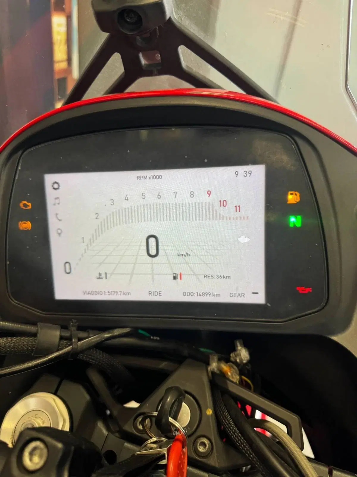 Moto Morini X-Cape 650 Gold Wheels Edition (2022 - 26) (3)