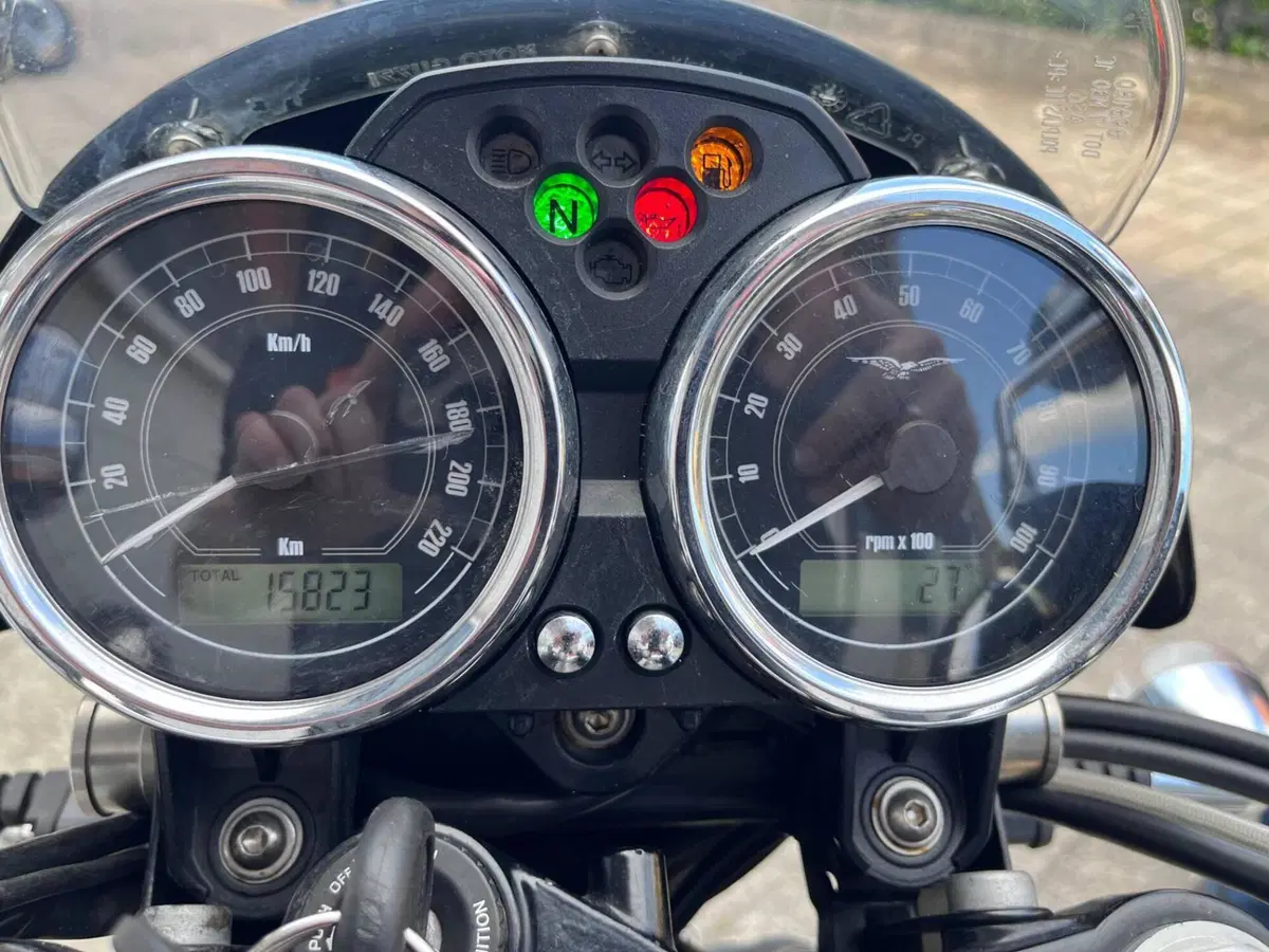 Moto Guzzi V7 Racer (2012 - 14) (8)
