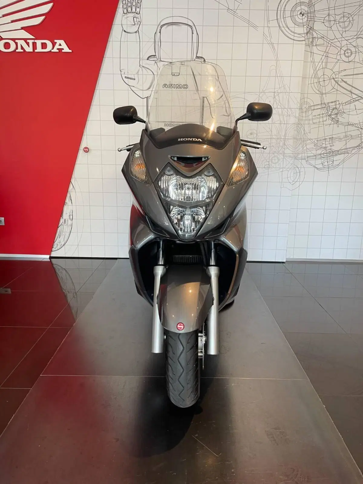 Honda Silver Wing 600 (2005 - 09) (5)