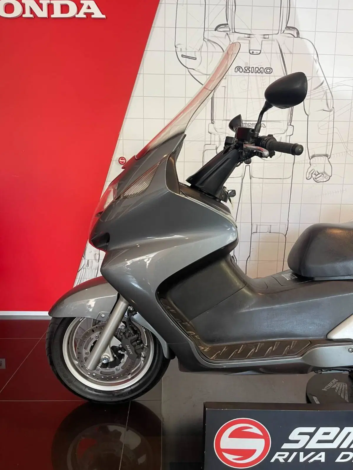 Honda Silver Wing 600 (2005 - 09) (7)