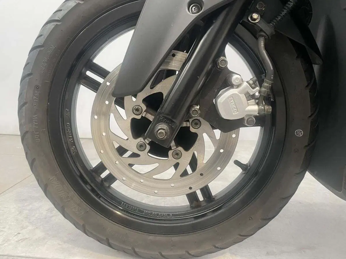 Kymco Agility 200i R16 + (2014 - 17) (14)
