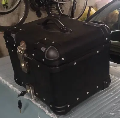 Bauletto universale, montato su Yamaha Tener&egrave; 700