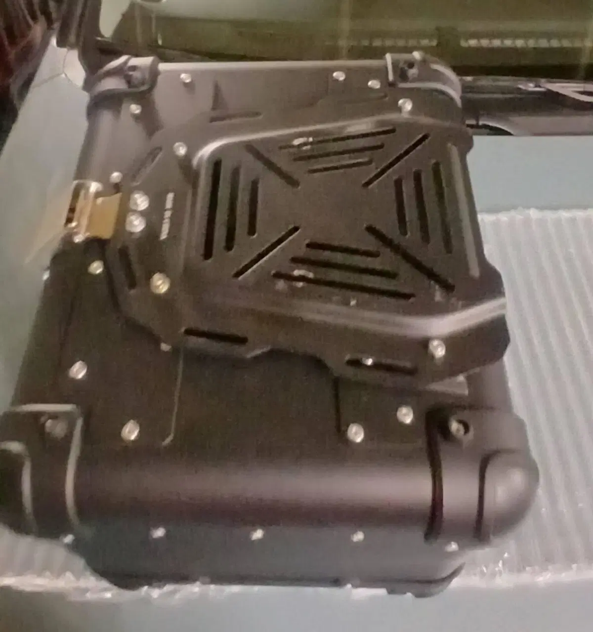 Bauletto universale, montato su Yamaha Tenerè 700 (6)