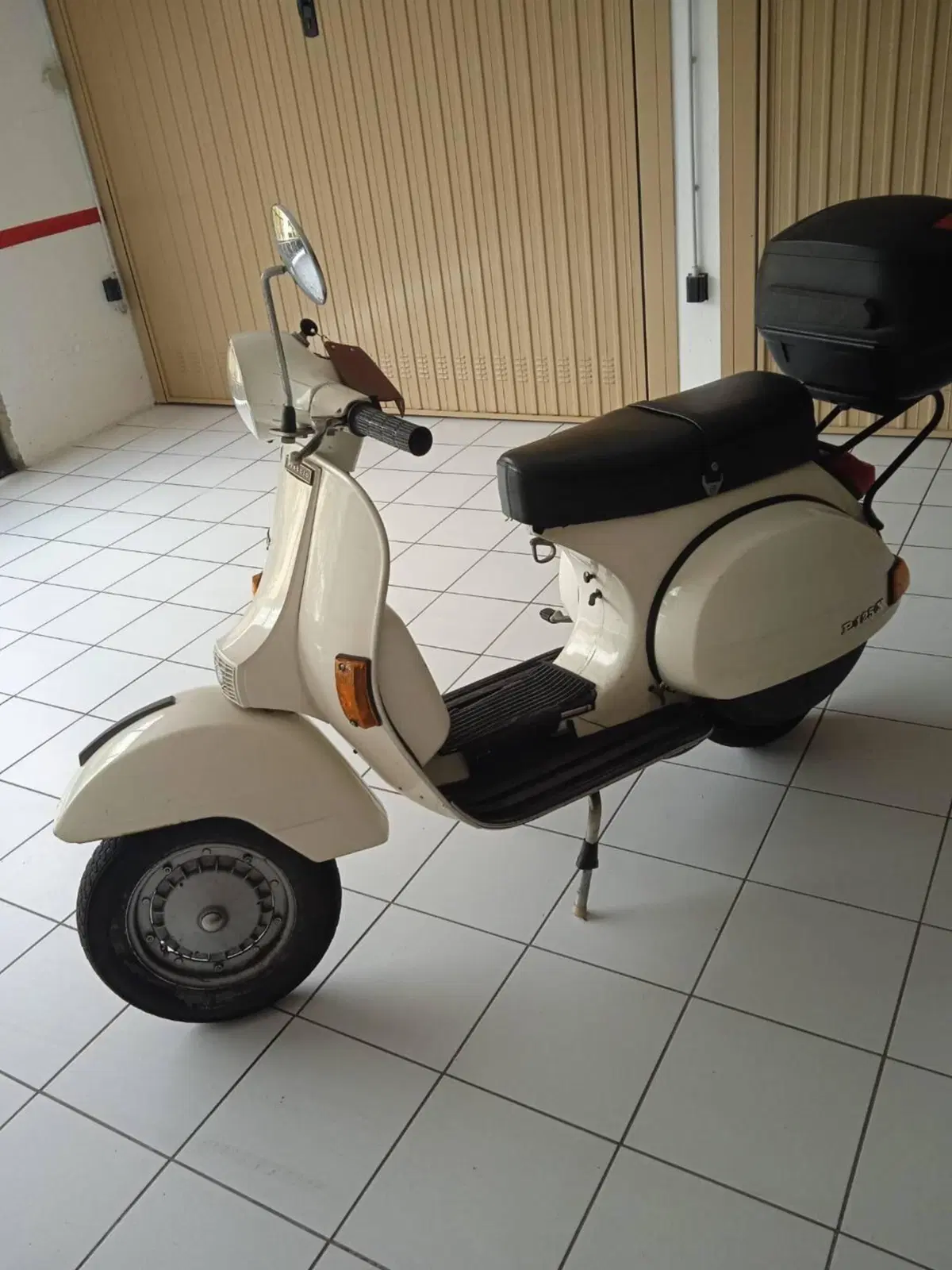 Piaggio Vespa 125 PX (2)