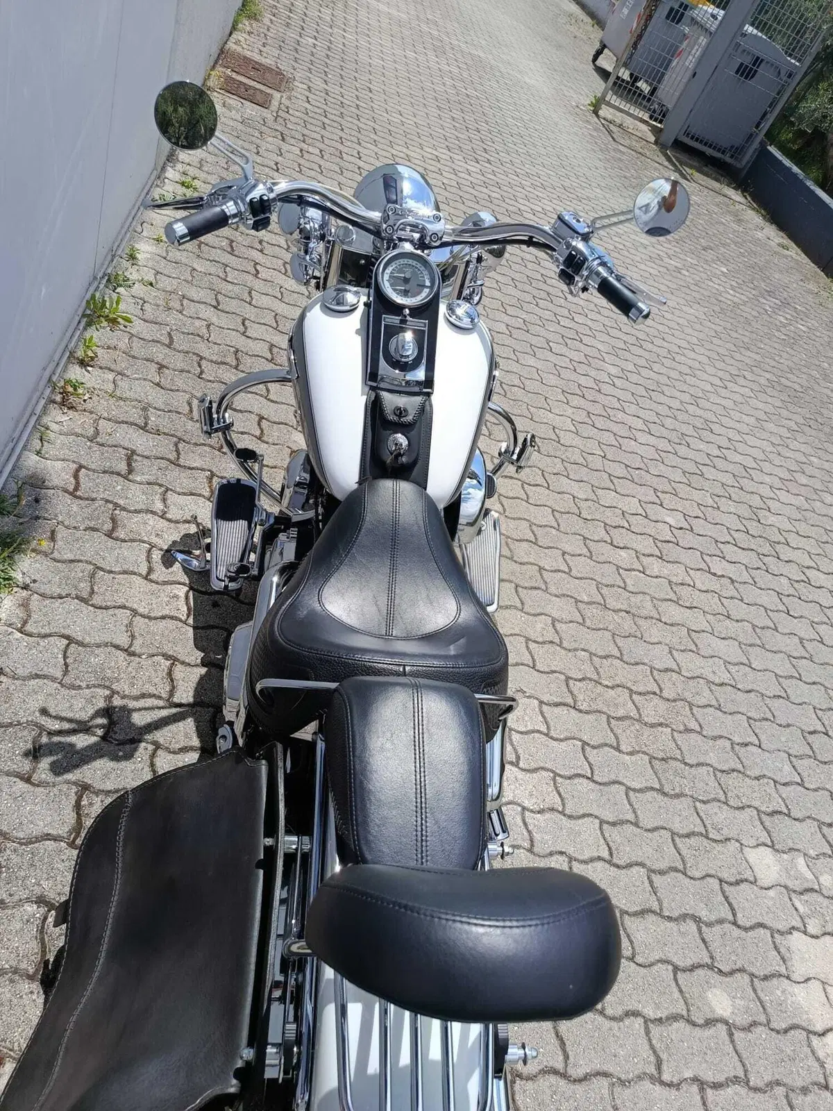 Harley-Davidson 1584 Deluxe (2007 - 08) - FLSTN (3)