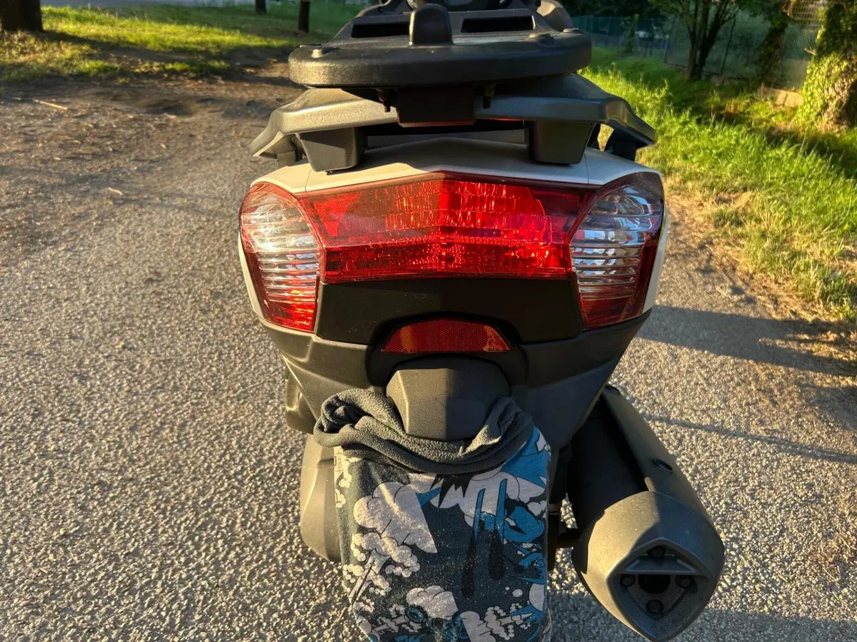 Kymco Downtown 300i (2009 - 17) (10)