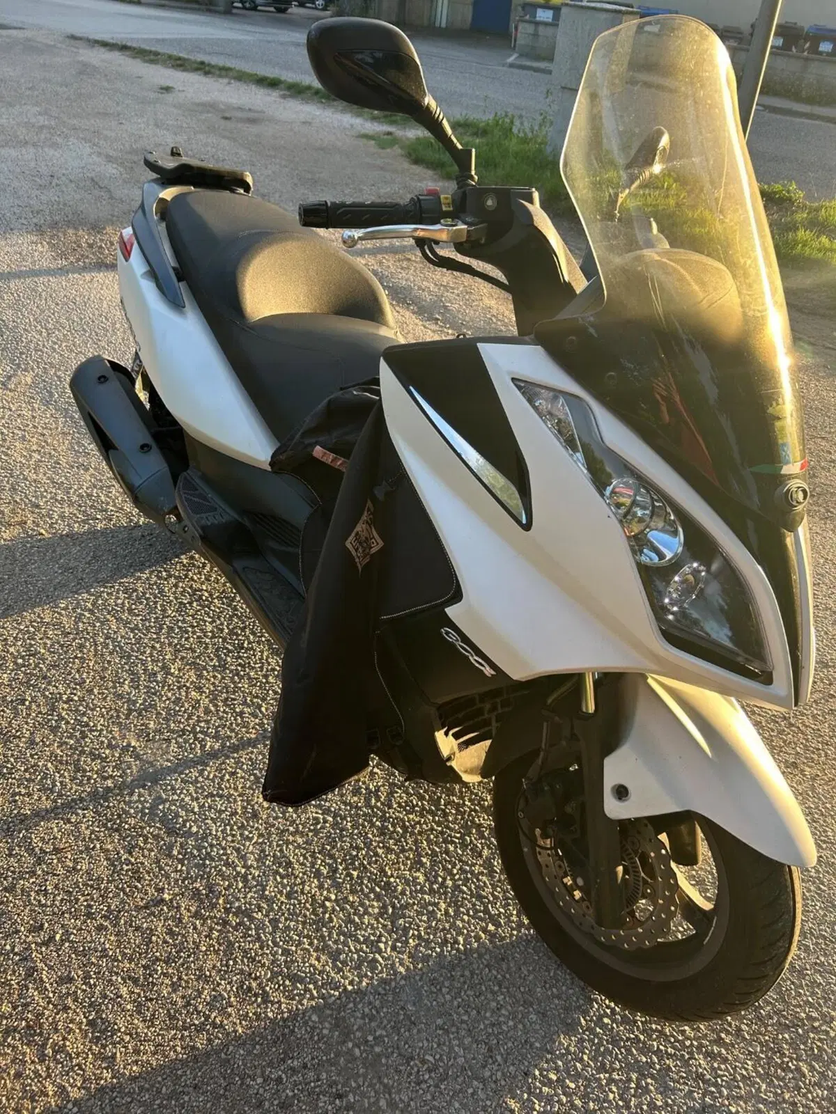Kymco Downtown 300i (2009 - 17) (13)
