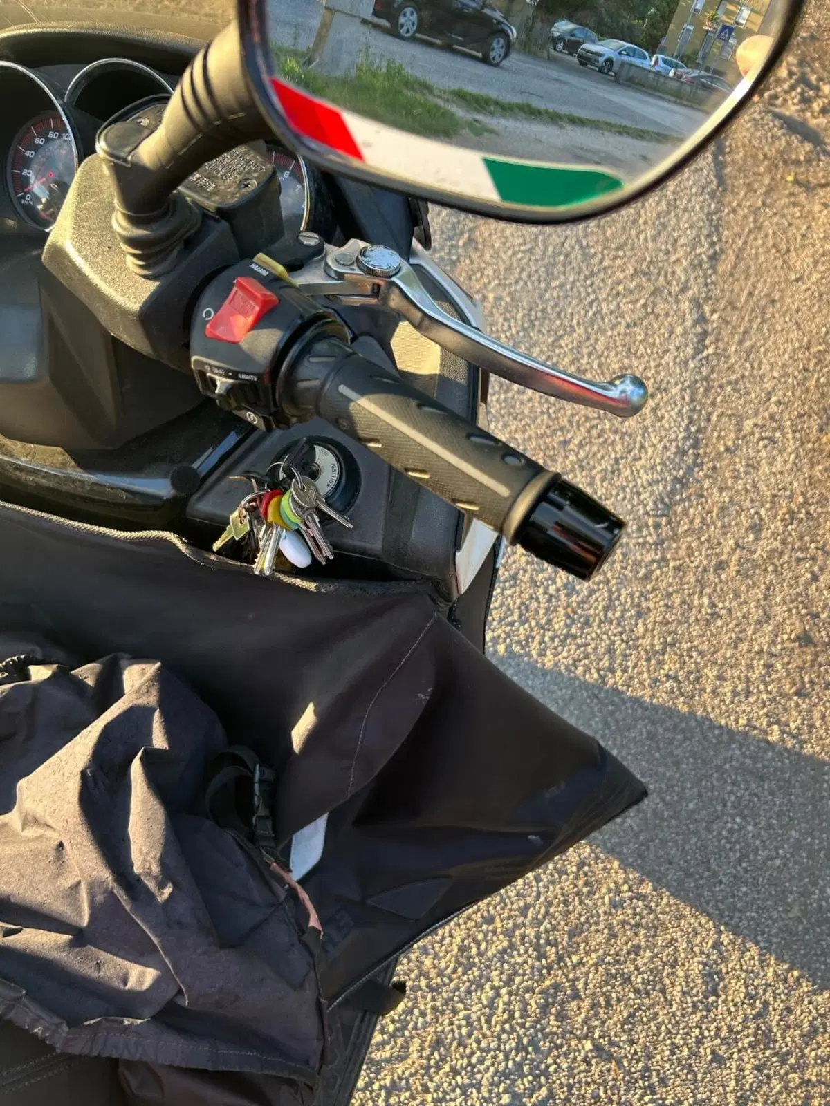 Kymco Downtown 300i (2009 - 17) (16)
