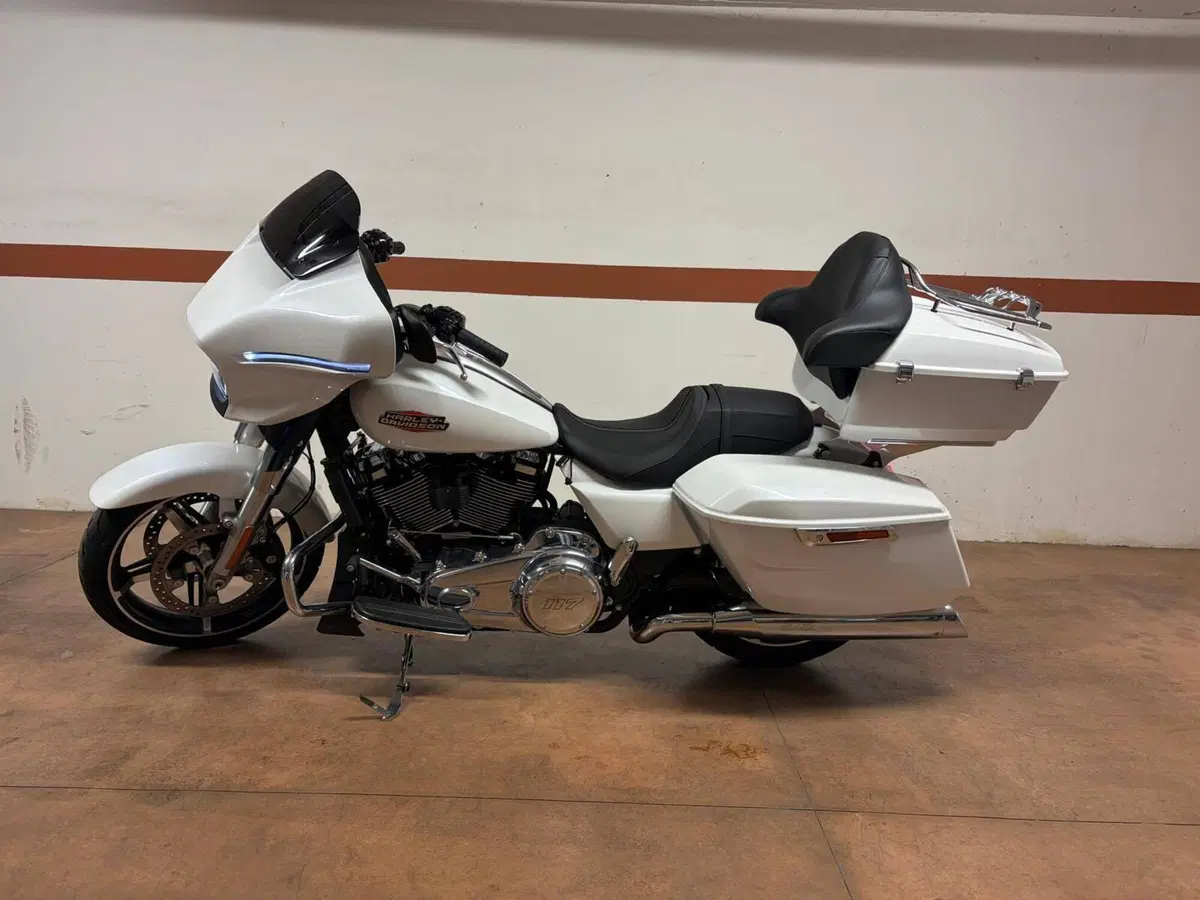 Harley-Davidson Street Glide (2024 - 26)