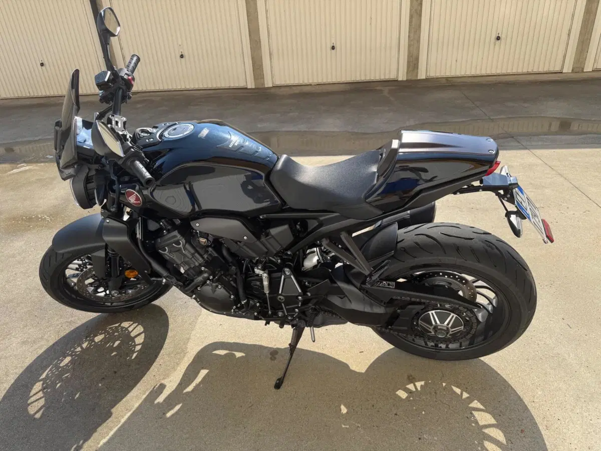 Honda CB 1000 R Black Edition (2021 - 25) (2)