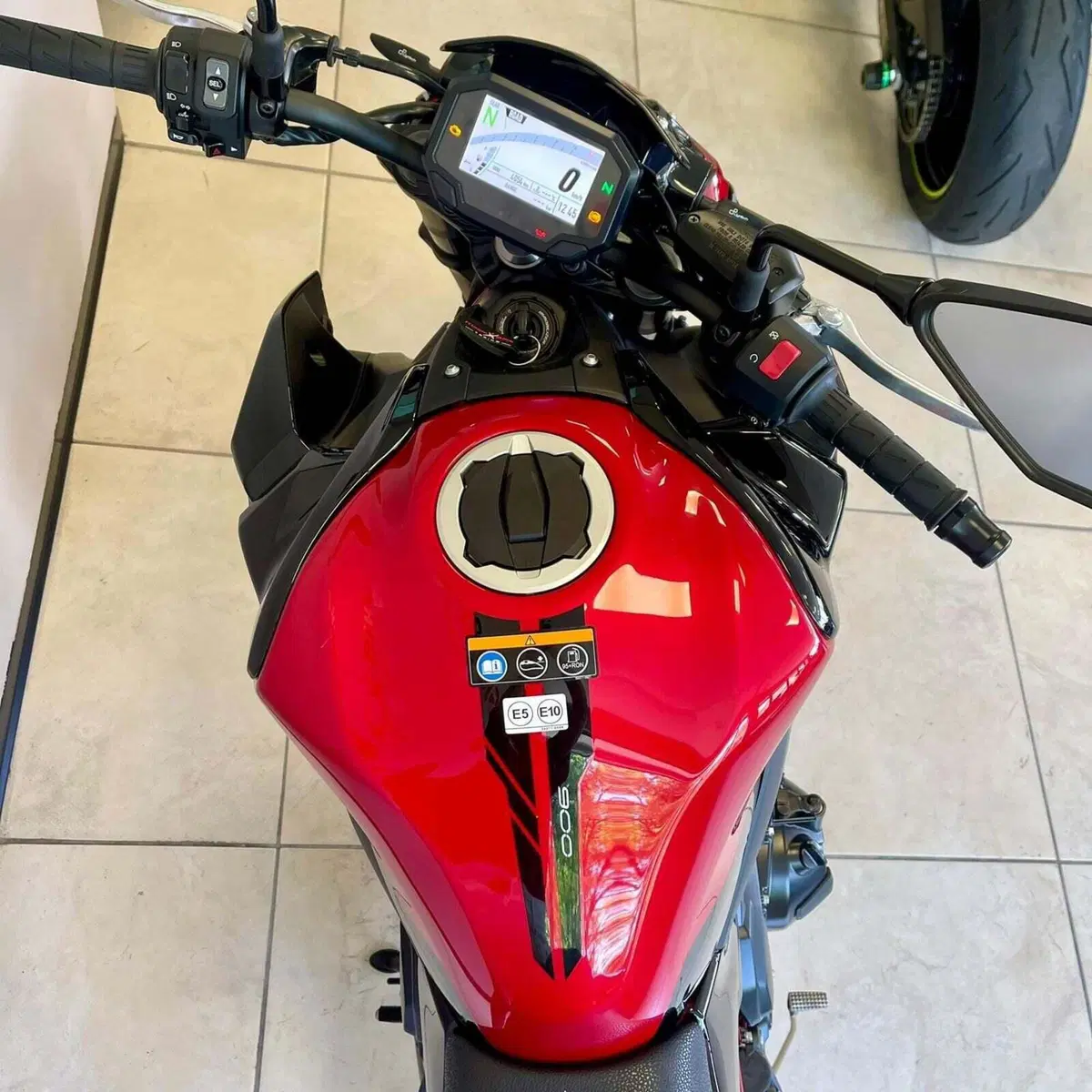 Kawasaki Z 900 (2021 - 24) (3)