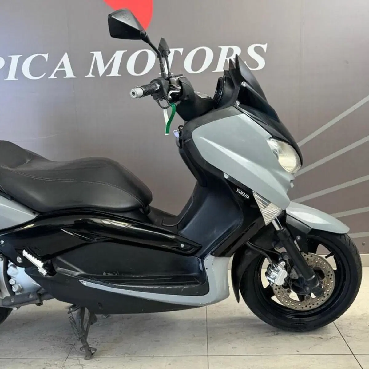 Yamaha X-Max 250 Sport (2011 - 13) (3)