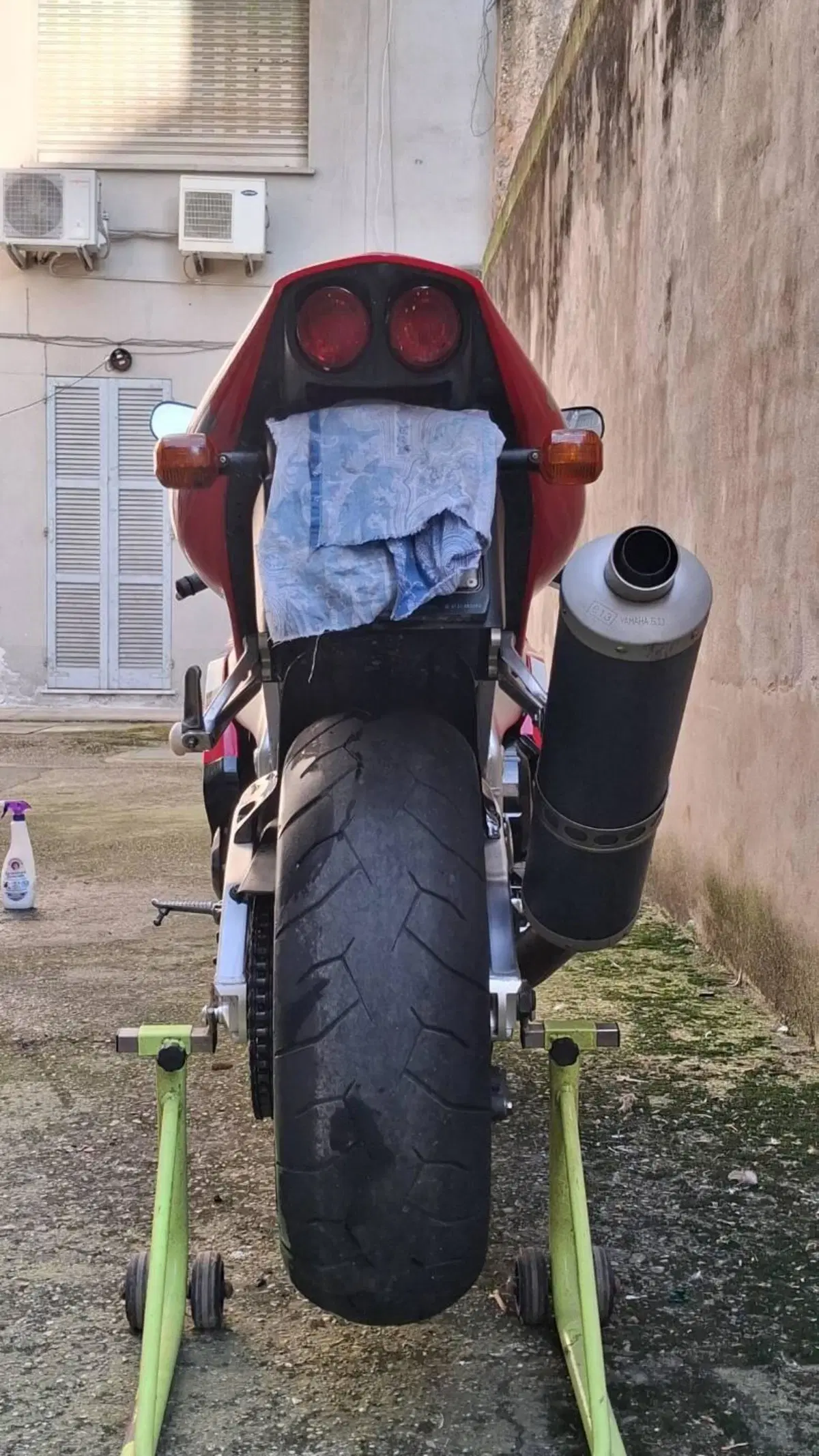 Yamaha YZF R1 (2000 - 01) (9)
