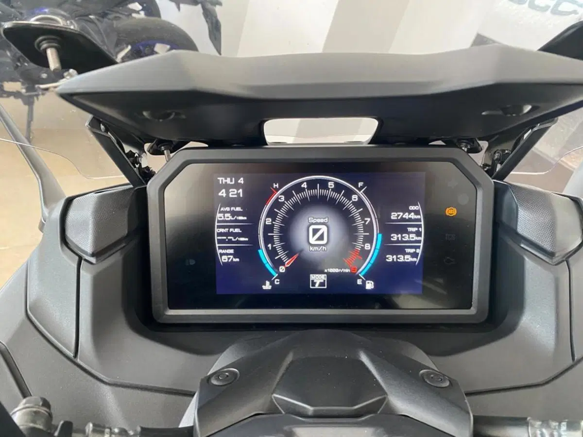 Yamaha T-Max 560 (2025 - 26) (5)
