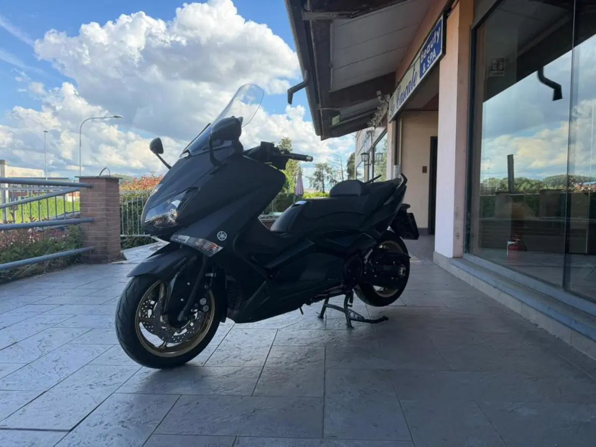 Yamaha T-Max 530 Black Max (2012 - 14) (3)