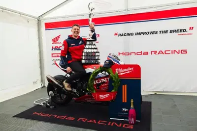 Tourist Trophy: la pioggia spegne la speranza di vedere altre gare. Senior TT assegnato a Harrison