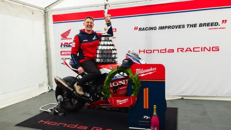 Tourist Trophy: la pioggia spegne la speranza di vedere altre gare. Senior TT asssegnato a Harrison
